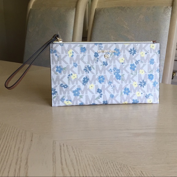 Michael Kors Vanilla, Luggage Clutch, Wristlet - Picture 12 of 12